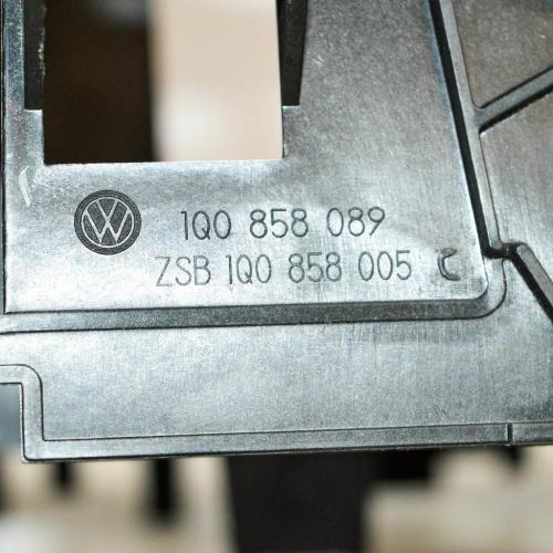 Andere Teile des Innenraums VW EOS (1F7, 1F8) 2.0 TDI 16V 1Q0858089 Bild Andere Teile des Innenraums VW EOS (1F7, 1F8) 2.0 TDI 16V 1Q0858089