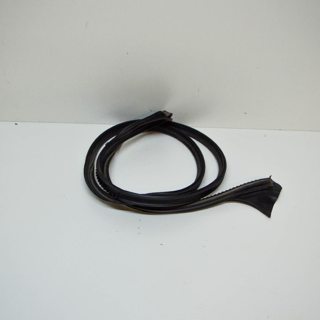 Türgummi links vorne Mercedes-Benz CLA Coupe (C117) A1176730321 Bild Türgummi links vorne Mercedes-Benz CLA Coupe (C117) A1176730321