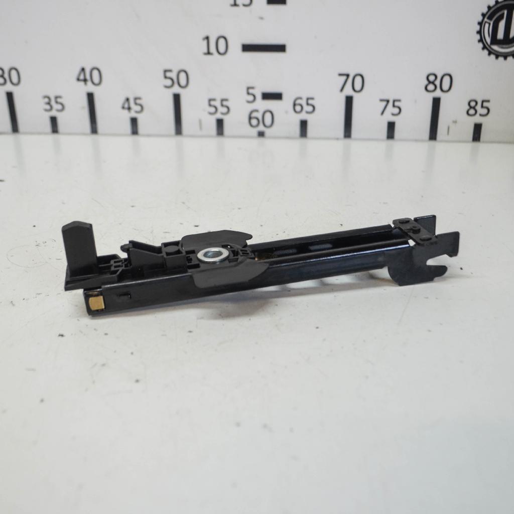 Gurtgeber vorne Skoda Superb II (3T) 8E0857833A Bild Gurtgeber vorne Skoda Superb II (3T) 8E0857833A