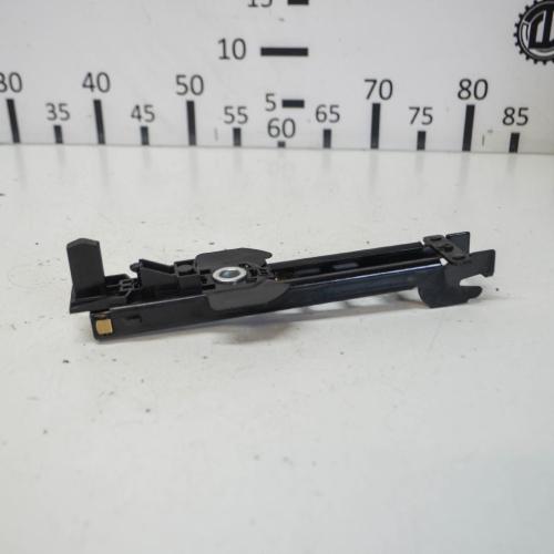 Gurtgeber vorne Skoda Superb II (3T) 8E0857833A Bild Gurtgeber vorne Skoda Superb II (3T) 8E0857833A