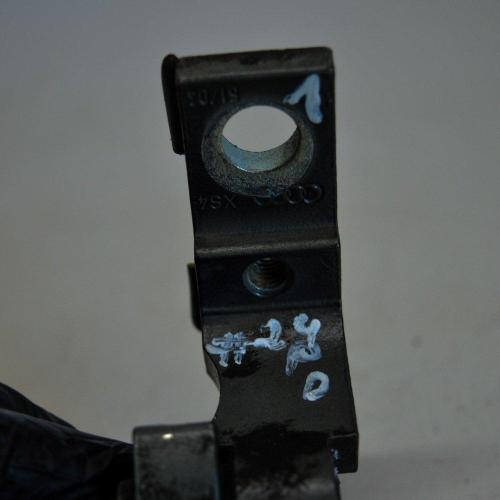 Türscharnier vorne rechts Audi A4 Avant (8E, B7) Bild Türscharnier vorne rechts Audi A4 Avant (8E, B7)