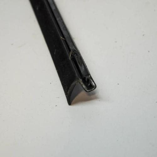 Türfensterleiste hinten rechts VW EOS (1F7, 1F8) 2.0 TDI 16V 1Q0839472E Bild Türfensterleiste hinten rechts VW EOS (1F7, 1F8) 2.0 TDI 16V 1Q0839472E