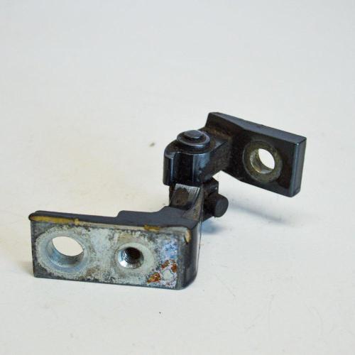 Türscharnier vorne rechts Audi A4 Avant (8E, B7) Bild Türscharnier vorne rechts Audi A4 Avant (8E, B7)