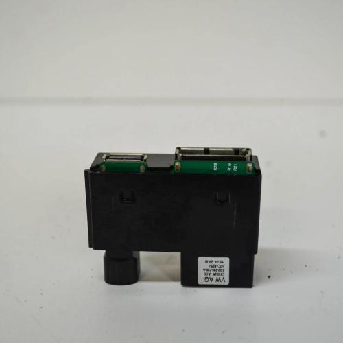Zusätzliche Music Player-Anschlüsse AUDI A3 Limousine (8VS, 8VM) 2.0 TFSI quattro 5Q0035736A Bild Zusätzliche Music Player-Anschlüsse AUDI A3 Limousine (8VS, 8VM) 2.0 TFSI quattro 5Q0035736A