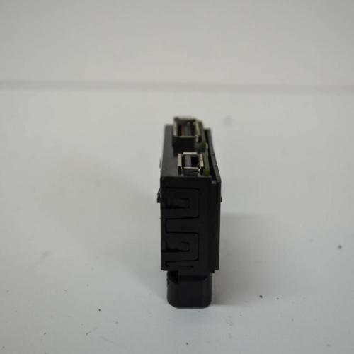 Zusätzliche Music Player-Anschlüsse AUDI A3 Limousine (8VS, 8VM) 2.0 TFSI quattro 5Q0035736A Bild Zusätzliche Music Player-Anschlüsse AUDI A3 Limousine (8VS, 8VM) 2.0 TFSI quattro 5Q0035736A