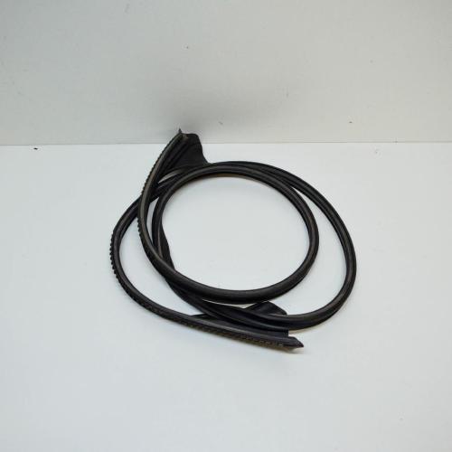 Türgummi links vorne Mercedes-Benz CLA Coupe (C117) A1176730321 Bild Türgummi links vorne Mercedes-Benz CLA Coupe (C117) A1176730321