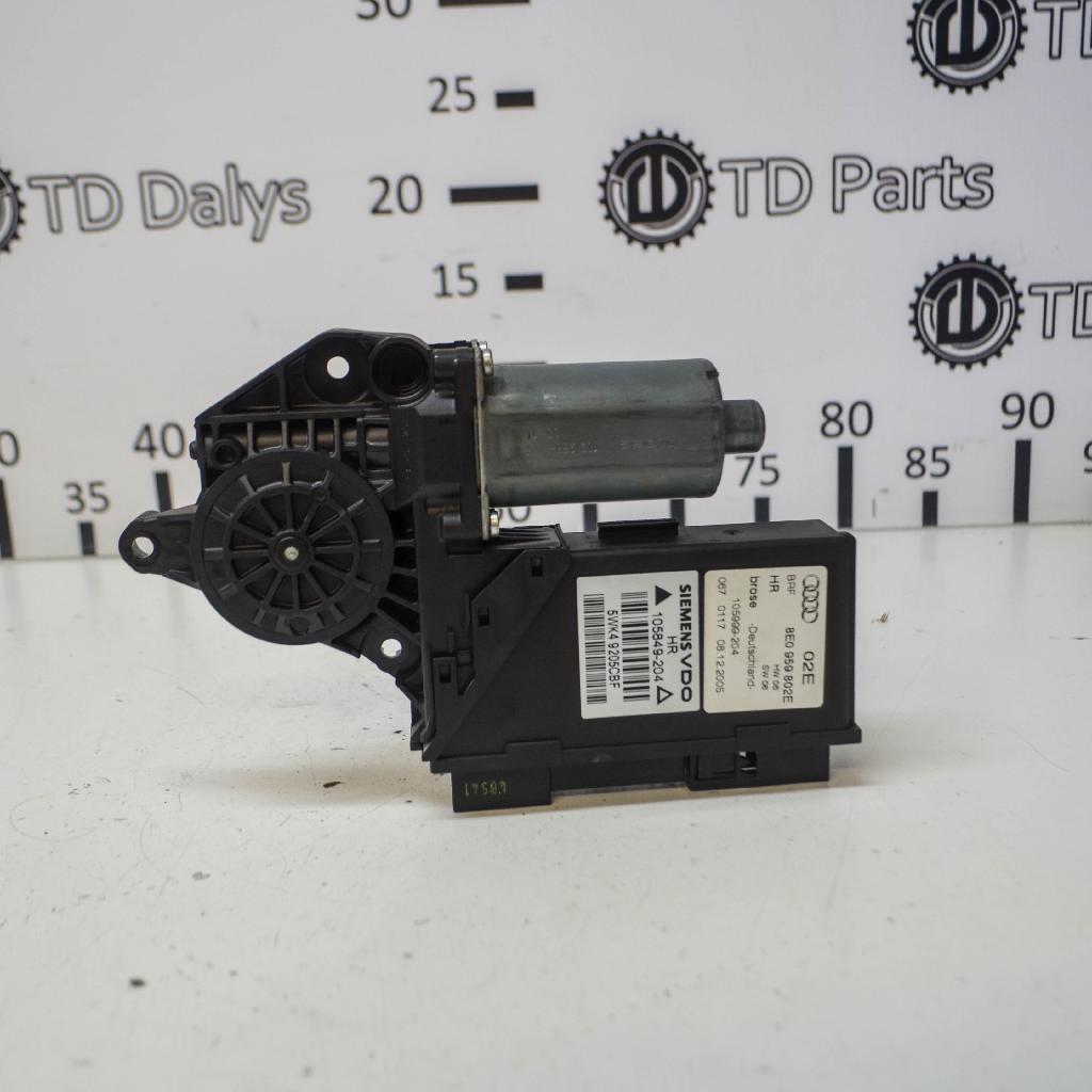 Motor Fensterheber rechts hinten Audi A4 Avant (8E, B7) 8E0959802E Bild Motor Fensterheber rechts hinten Audi A4 Avant (8E, B7) 8E0959802E