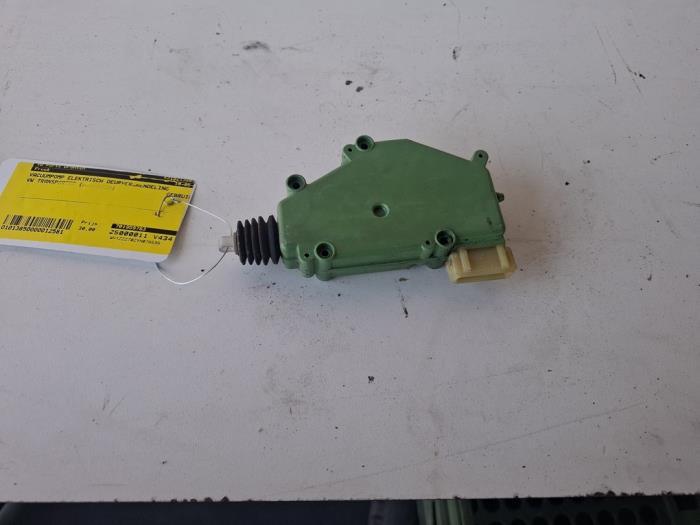 Zentralverriegelungspumpe VW Transporter T4 Kasten 701959783 Bild Zentralverriegelungspumpe VW Transporter T4 Kasten 701959783