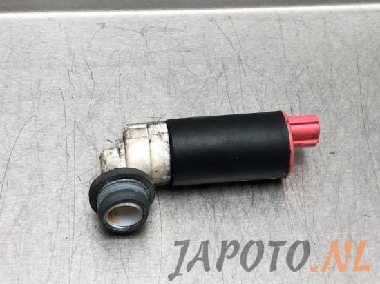 Waschwasserdüse für Scheibenreinigung Toyota Corolla Liftback E12 Bild Waschwasserdüse für Scheibenreinigung Toyota Corolla Liftback E12