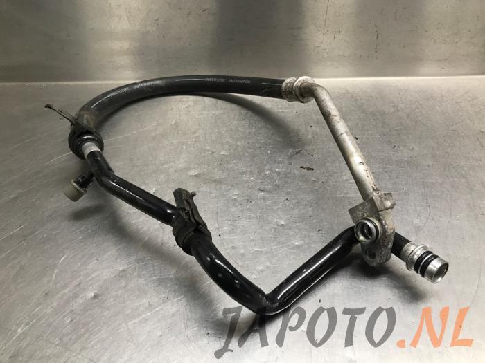 Hochdruck-/Niederdruckleitung für Klimaanlage Toyota Corolla Liftback E12 Bild Hochdruck-/Niederdruckleitung für Klimaanlage Toyota Corolla Liftback E12