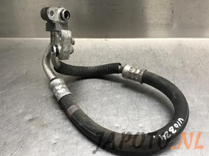 Hochdruck-/Niederdruckleitung für Klimaanlage Toyota Corolla Liftback E12 Bild Hochdruck-/Niederdruckleitung für Klimaanlage Toyota Corolla Liftback E12