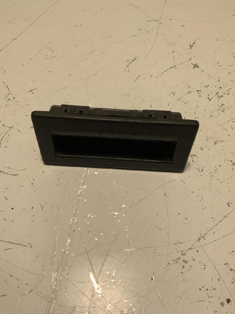 Original VW Tiguan 2 5N Heckklappen Taster Bj 2016-2025 OEM 3V0 827 566 