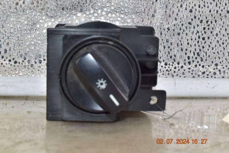 Schalter Licht MERCEDES-BENZ A-KLASSE (W169) A 180 CDI 80 KW 1695451004 Bild Schalter Licht MERCEDES-BENZ A-KLASSE (W169) A 180 CDI 80 KW 1695451004