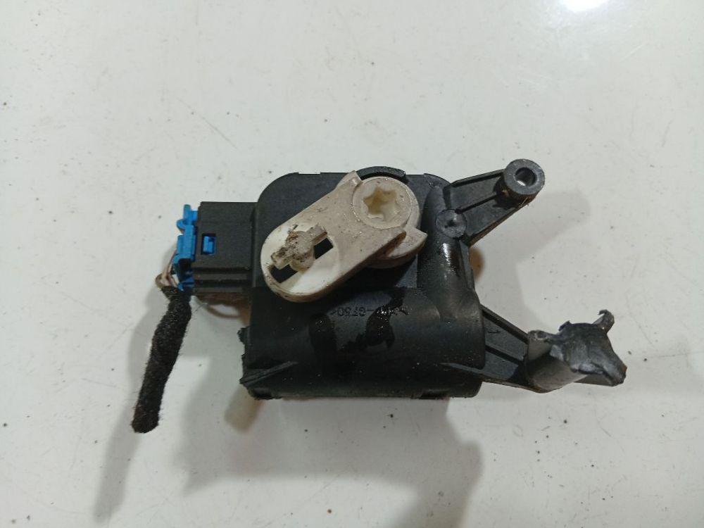 Stellmotor Lüftung Volkswagen Touran, 2003.01 - 2006.10 0132801340, 0 132 801 340 983384K-C 1K19075HC 241103 1 983384KC 2411031 AZV