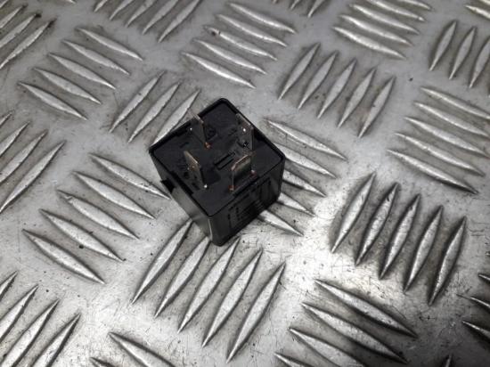 Relais Skoda Fabia, II 5J 2010.06 - 2014.06 facelift 4h0951253a, Bild Relais Skoda Fabia, II 5J 2010.06 - 2014.06 facelift 4h0951253a,