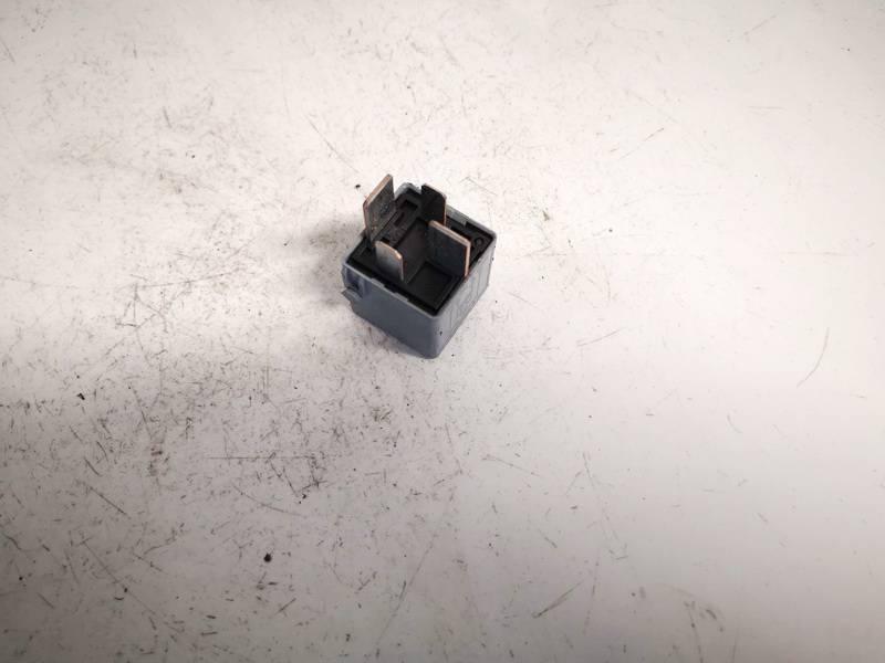 Relais Mercedes-Benz A-CLASS, W169, 2004.09 - 2008.09 a0025422619,v23134-j52-x361