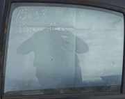 Seitenscheibe - Hinten Linke Nissan Almera, N15 1995.07 - 1998.06 raudona,