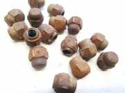 Radbolzen- Radmutter Nissan NV200, M20 2009 --> Gebraucht,