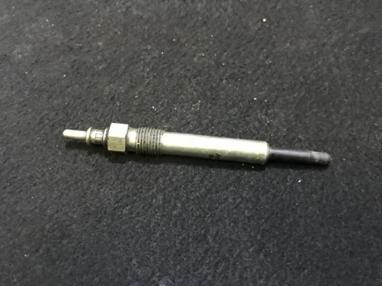 Glühkerze Mercedes-Benz W202, 1993.03 - 2000.05 0100226235,na Bild Glühkerze Mercedes-Benz W202, 1993.03 - 2000.05 0100226235,na