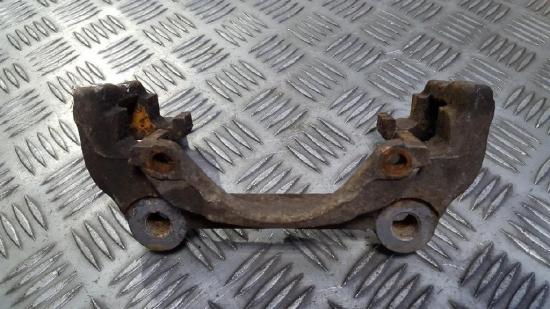 Bremssattelträger - Vorne Linke SAAB 9-3, 2002.09 - 2008.06 Gebraucht, Bild Bremssattelträger - Vorne Linke SAAB 9-3, 2002.09 - 2008.06 Gebraucht,