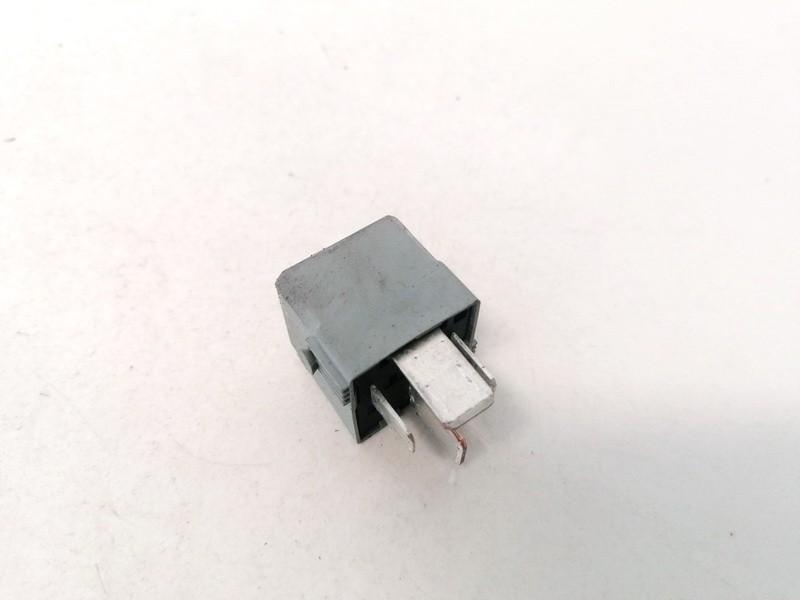Relais Mercedes-Benz W203, 2000.05 - 2004.02 A0025422619, V23134-J52-X361