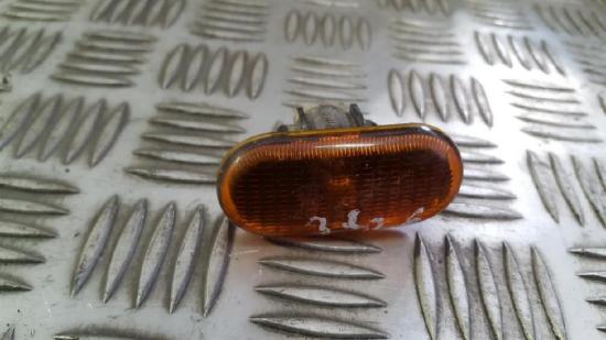Blinkleuchte Kotflügel - Vorne Linke Renault Clio, 1998.09 - 2001.05 7700822136, Bild Blinkleuchte Kotflügel - Vorne Linke Renault Clio, 1998.09 - 2001.05 7700822136,