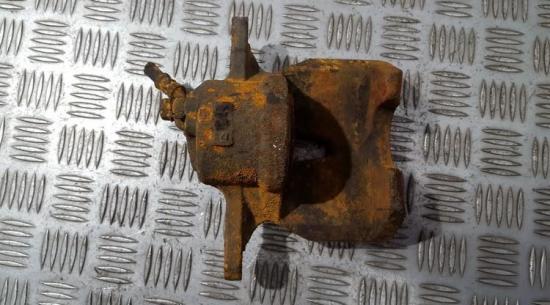 Bremssattel - Vorne Linke Lexus IS, II 2005.10 - 2013.03 Gebraucht, Bild Bremssattel - Vorne Linke Lexus IS, II 2005.10 - 2013.03 Gebraucht,