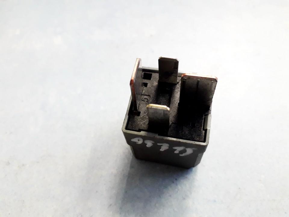 Relais Mercedes-Benz W211, 2002.03 - 2006.04 A0025422619,