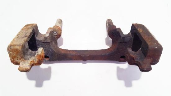 Bremssatteltr?ger - Vorne Linke Chrysler Neon, I 1994.01 - 1999.06 Gebraucht, Bild Bremssatteltr?ger - Vorne Linke Chrysler Neon, I 1994.01 - 1999.06 Gebraucht,