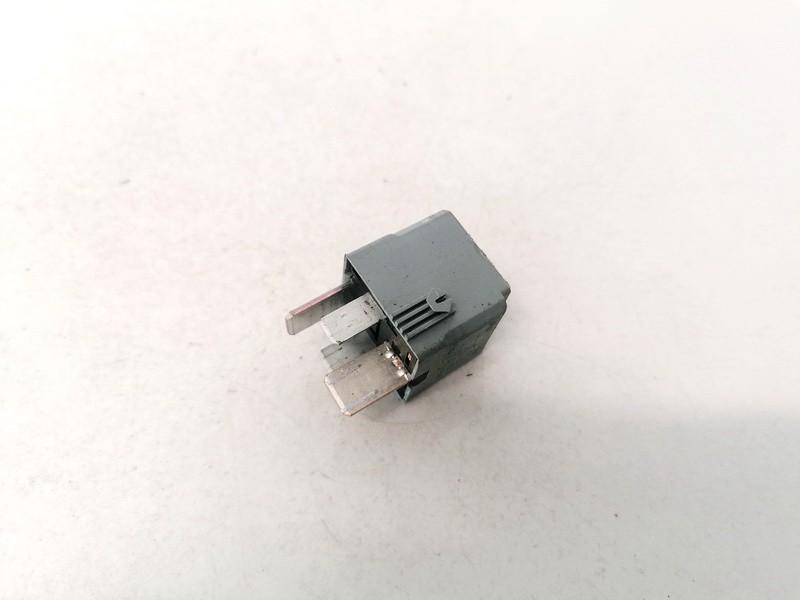 Relais Mercedes-Benz W203, 2000.05 - 2004.02 A0025422619,V23134-J52-X361