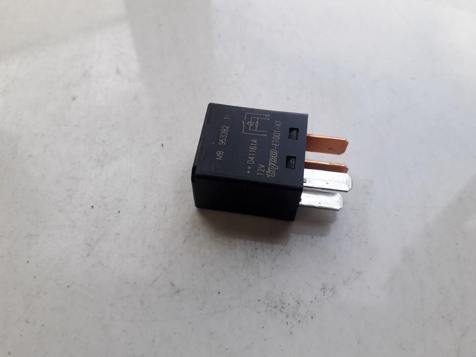 Relais Smart Forfour 2004 - 2006 MB953382,