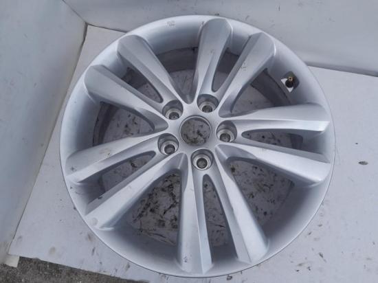 Felge Li, 18", 65J, ET48, 5 Gats Hyundai iX 35 SUV 2.0 CRDi 16V 4x4 (D4HA) 2011-08 Bild Felge Li, 18", 65J, ET48, 5 Gats Hyundai iX 35 SUV 2.0 CRDi 16V 4x4 (D4HA) 2011-08