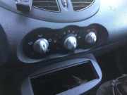 Bedienung Heizung Renault Twingo II (CN) Schrägheck 3-drs 1.5 dCi 90 FAP (K9K-820(K9K-P8)) 2011-11