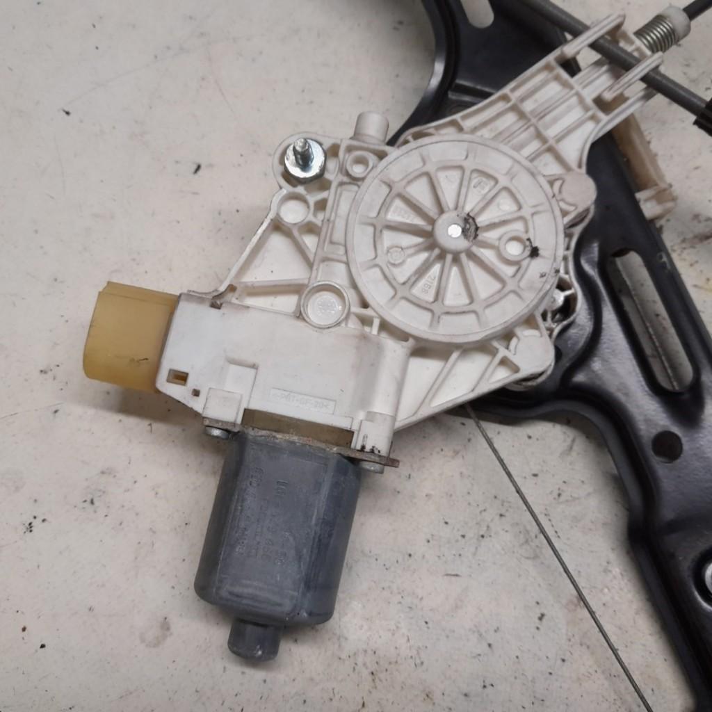 Fensterheber Rechts Vorne 996625101 BMW 1 serie (E87/87N) Schrägheck 5-drs 116i 1.6 16V (N45-B16A) 2005-10 Bild Fensterheber Rechts Vorne 996625101 BMW 1 serie (E87/87N) Schrägheck 5-drs 116i 1.6 16V (N45-B16A) 2005-10