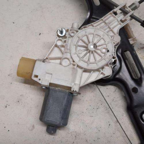 Fensterheber Rechts Vorne 996625101 BMW 1 serie (E87/87N) Schrägheck 5-drs 116i 1.6 16V (N45-B16A) 2005-10 Bild Fensterheber Rechts Vorne 996625101 BMW 1 serie (E87/87N) Schrägheck 5-drs 116i 1.6 16V (N45-B16A) 2005-10