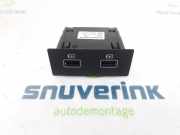 Aux/usb-Anschluss 280230033R Renault Kadjar (RFEH) SUV 1.3 TCE 140 FAP 16V (H5H-470(H5H-B4)) 2019-11
