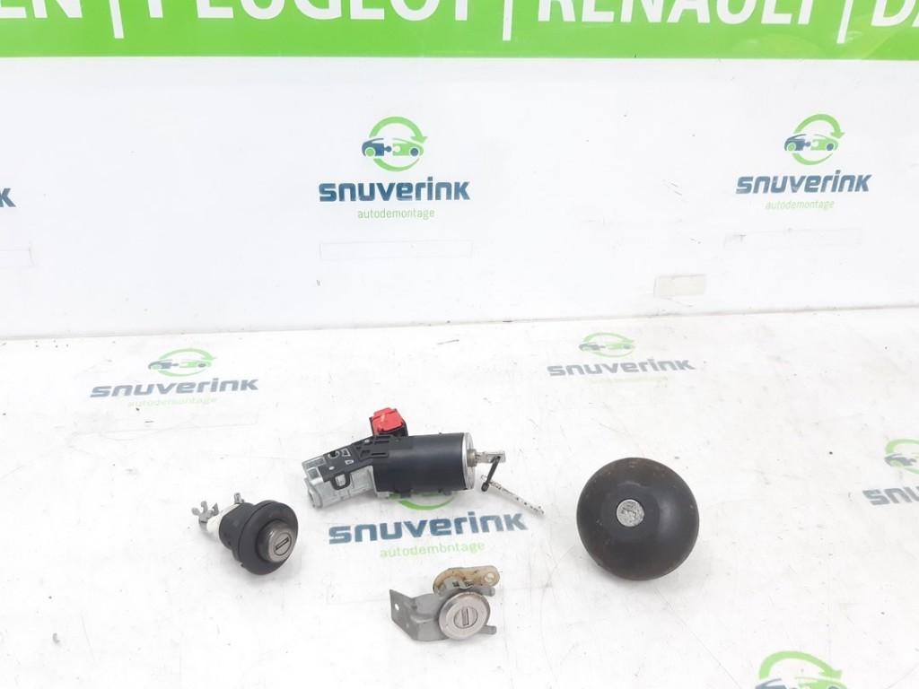 Schloss Set 487002147R Dacia Logan MCV II/III/Sandero Wagon Kombi 0.9 TCE 12V LPG (H4B-B4(Euro 6)) 2016-05