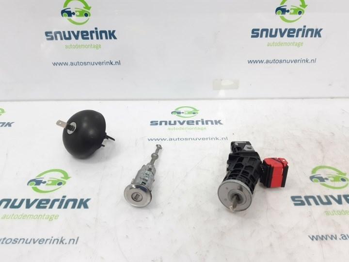 Schloss Set 487002147R Renault Twingo III (AH) Schrägheck 5-drs 1.0 SCe 70 12V (H4D-A4) 2015-07