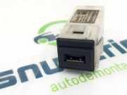Aux/usb-Anschluss KA087 Mazda CX-30 (DM) SUV 2.0 e-SkyActiv X 186 M Hybrid 16V (HFY7) 2021-11