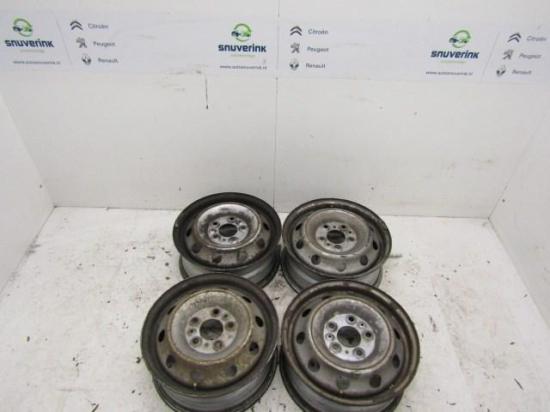 Felgenset 4 St?ck St, 15", 6J, ET68, 5 Gats 5401P8 Citro?n Jumper (U9) Van 2.2 HDi 130 (P22DTE(4HH)) 2012-07 P22DTE(4HH) Bild Felgenset 4 St?ck St, 15", 6J, ET68, 5 Gats 5401P8 Citro?n Jumper (U9) Van 2.2 HDi 130 (P22DTE(4HH)) 2012-07 P22DTE(4HH)