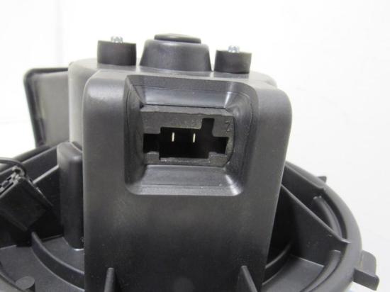 Heizgebläse Motor 6441Y1 Peugeot Boxer (U9) Van 2.2 HDi 130 (22DT(4HH)) 2012-08 Bild Heizgebläse Motor 6441Y1 Peugeot Boxer (U9) Van 2.2 HDi 130 (22DT(4HH)) 2012-08