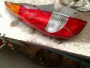 Rücklicht Links Nissan Almera Tino (V10M) Großraumlimousine 2.0 16V CVT (SR20DE) 2001