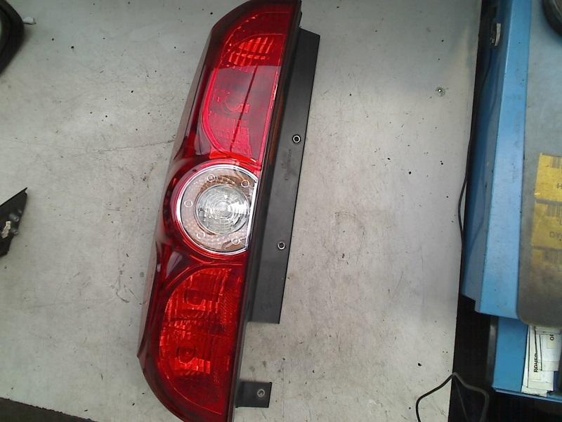 Rücklicht Links Fiat Doblo (263) Großraumlimousine 1.4 16V (843.A.1000(Euro 4) 2011 Bild Rücklicht Links Fiat Doblo (263) Großraumlimousine 1.4 16V (843.A.1000(Euro 4) 2011