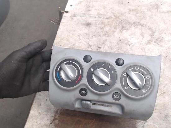 Heizung Bedienung Nissan Pixo (D31S) Schrägheck 1.0 12V (K10B(Euro 5)) 2010 Bild Heizung Bedienung Nissan Pixo (D31S) Schrägheck 1.0 12V (K10B(Euro 5)) 2010