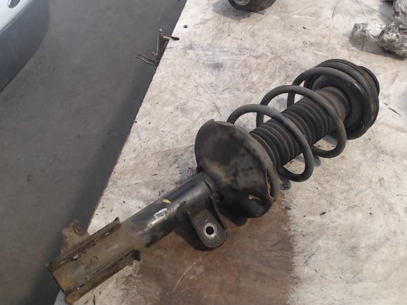 Federbein Links Vorne Nissan Pixo (D31S) Schrägheck 1.0 12V (K10B(Euro 5)) 2010 Bild Federbein Links Vorne Nissan Pixo (D31S) Schrägheck 1.0 12V (K10B(Euro 5)) 2010