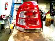 Rücklicht Links Opel Zafira (M75) Großraumlimousine 2.2 16V Direct Ecotec (Z22YH(Euro 4)) 2010