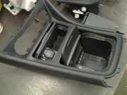 Aschenbecher Vorne Mercedes-Benz A (W176) Schrägheck 1.6 A-180 16V (M270.910(Euro 6)) 2012