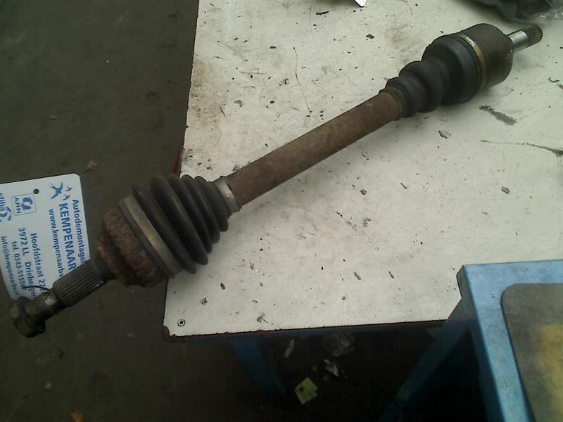 Antriebswelle Links Vorne Peugeot 407 (6D) Limousine 2.0 16V (EW10J4(RFN)) 2005