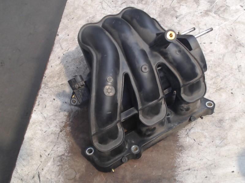 Ansaugkrümmer 1027229S01 Nissan Pixo (D31S) Schrägheck 1.0 12V (K10B(Euro 5)) 2010 Bild Ansaugkrümmer 1027229S01 Nissan Pixo (D31S) Schrägheck 1.0 12V (K10B(Euro 5)) 2010