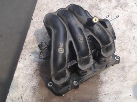 Ansaugkrümmer 1027229S01 Nissan Pixo (D31S) Schrägheck 1.0 12V (K10B(Euro 5)) 2010 Bild Ansaugkrümmer 1027229S01 Nissan Pixo (D31S) Schrägheck 1.0 12V (K10B(Euro 5)) 2010